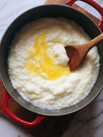 The Best Creamy Cheese Grits Recipe