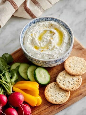 2-Ingredient Healthy Cottage Cheese Ranch Dip Recipe