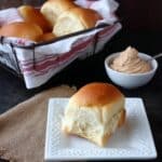 Texas Roadhouse Bread Rolls with Cinnamon Butter Recipe
