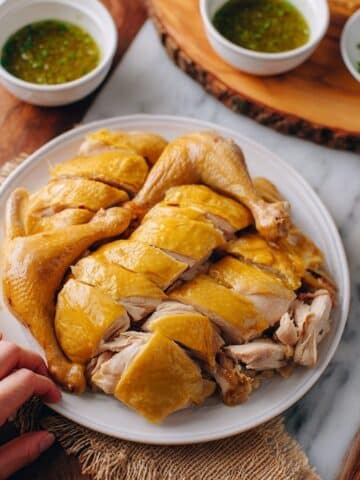Cantonese Poached Chicken (Bai Qie Ji) Recipe
