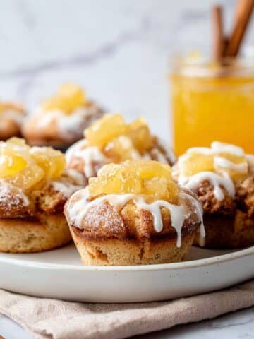 Cinnamon Roll Apple Pie Cups Recipe