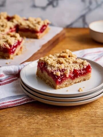 Strawberry Rhubarb Cookie Bars Recipe