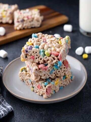 Easy Lucky Charms Marshmallow Treats Recipe