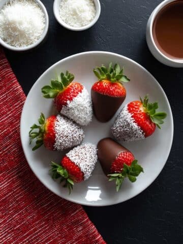 Chocolate Covered Strawberries (3 Ingredients) Recipe