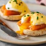 Eggs Benedict with Smoked Salmon and Hollandaise Sauce Recipe
