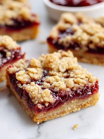 Raspberry Oatmeal Crumble Bars Recipe