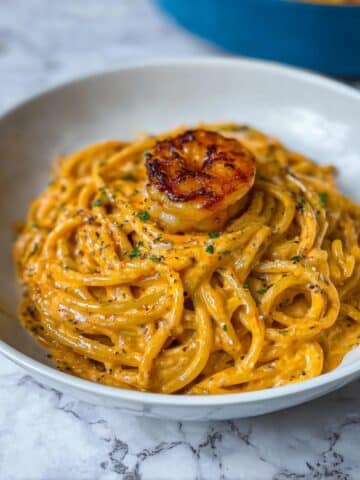 Easy Creamy Shrimp Linguine with Garlic and Tomato Sauce Recipe