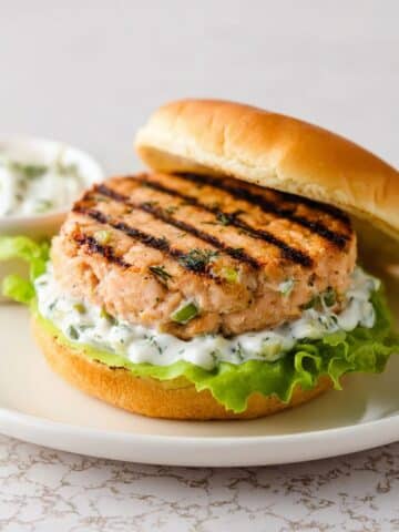 Salmon Burger with Dill and Lemon Recipe