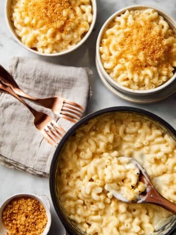 Stovetop White Cheddar Mac and Cheese with Panko Breadcrumbs Recipe