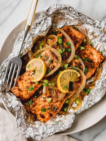 Quick & Spicy Grilled Salmon in Foil Recipe